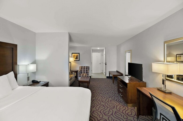 Hotel Comfort Inn & Suites