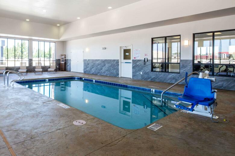 Hotel Comfort Inn & Suites
