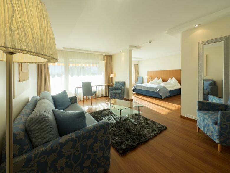 Hotel Holiday