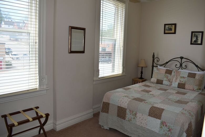 Posada Hermann Crown Suites