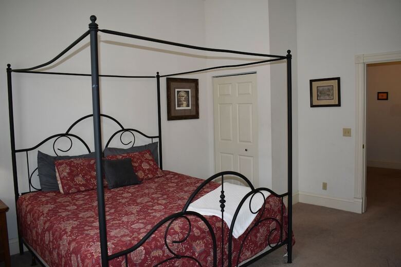 Posada Hermann Crown Suites