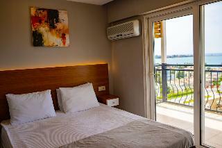 Joker Side Hill Suite Hotel