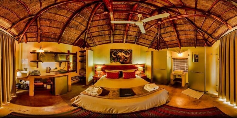 Posada Tshikwalo Game Lodge