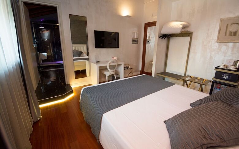 Cola Di Rienzo Luxury Penthouse