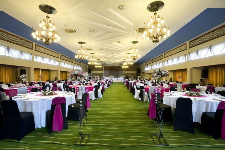 Golf Course Hotel