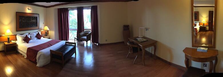 Golf Course Hotel