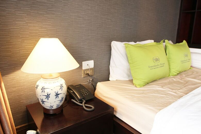 Hotel Tomodachi House