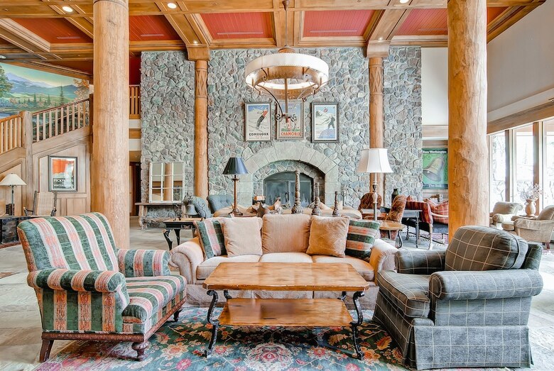 Mccoy Peak Lodge By East West Hospitality