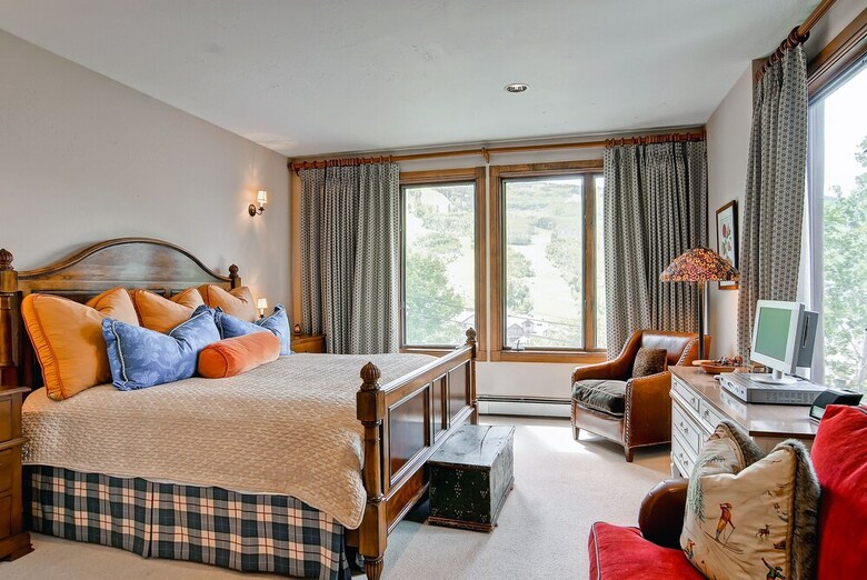 Mccoy Peak Lodge By East West Hospitality