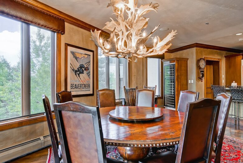 Mccoy Peak Lodge By East West Hospitality