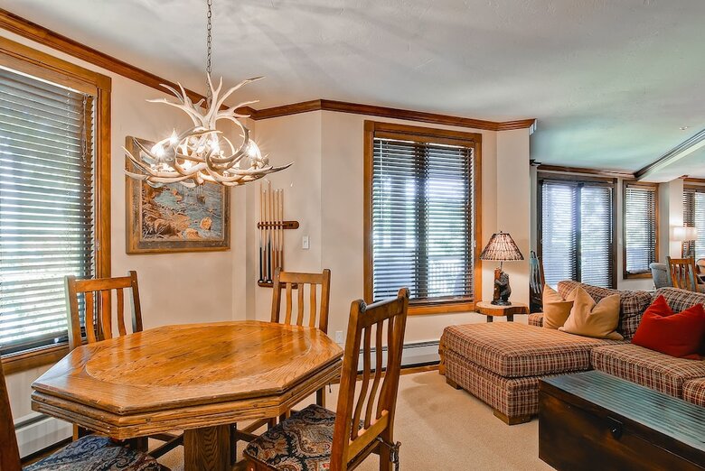 Mccoy Peak Lodge By East West Hospitality