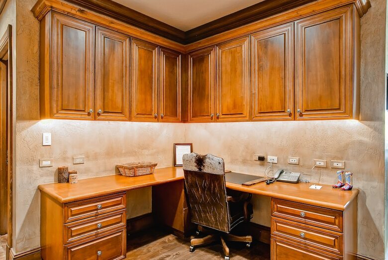 Mccoy Peak Lodge By East West Hospitality