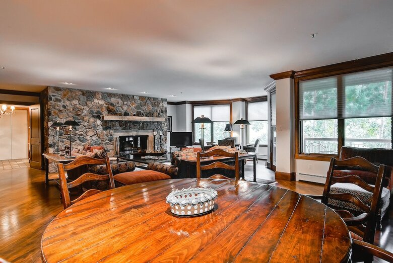 Mccoy Peak Lodge By East West Hospitality