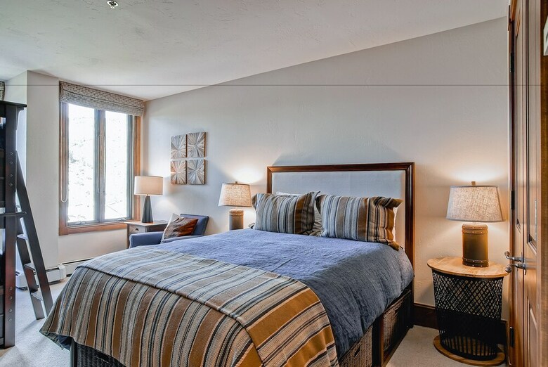 Mccoy Peak Lodge By East West Hospitality
