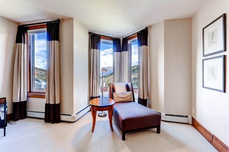 Mccoy Peak Lodge By East West Hospitality