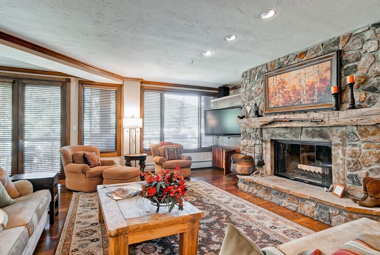 Mccoy Peak Lodge By East West Hospitality
