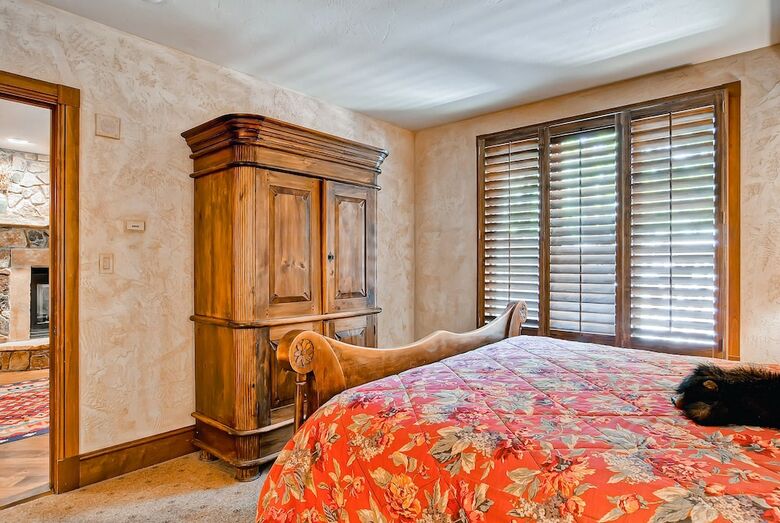 Mccoy Peak Lodge By East West Hospitality