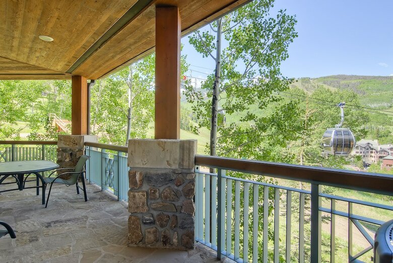 Mccoy Peak Lodge By East West Hospitality
