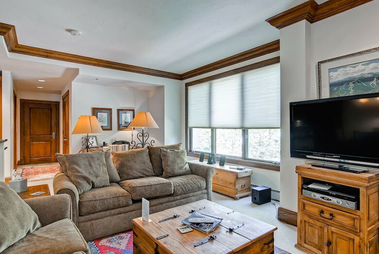Mccoy Peak Lodge By East West Hospitality
