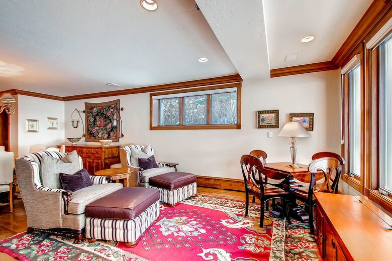 Mccoy Peak Lodge By East West Hospitality