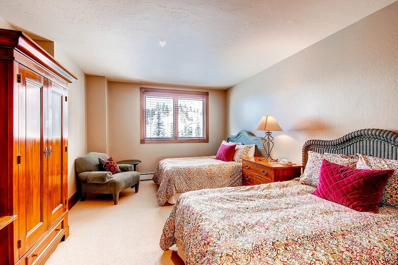 Mccoy Peak Lodge By East West Hospitality