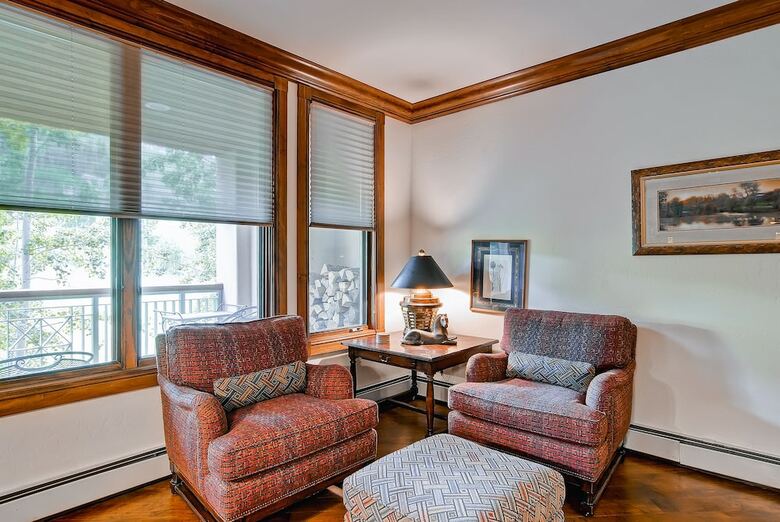 Mccoy Peak Lodge By East West Hospitality