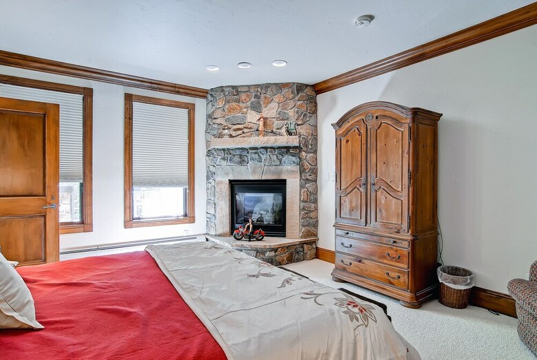 Mccoy Peak Lodge By East West Hospitality