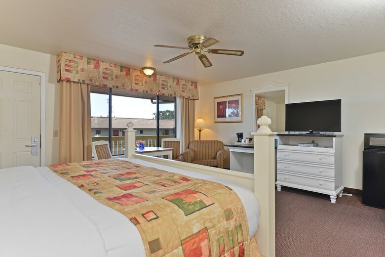 Hotel Bay View Inn