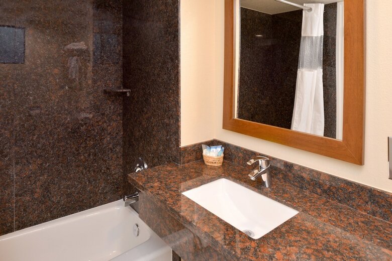 Hotel Bay View Inn