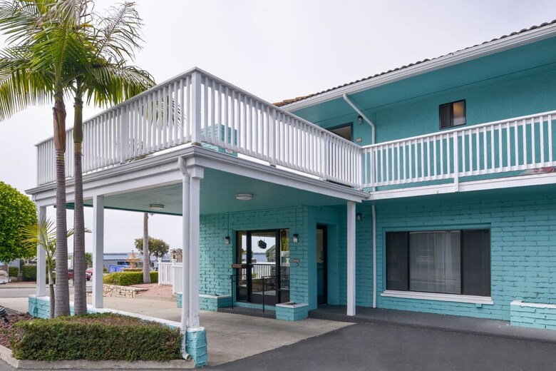 Hotel Bay View Inn