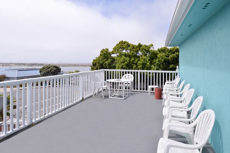 Hotel Bay View Inn