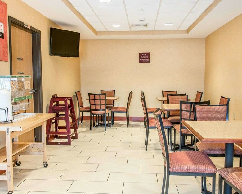 Hotel Quality Inn Near Interstate I94