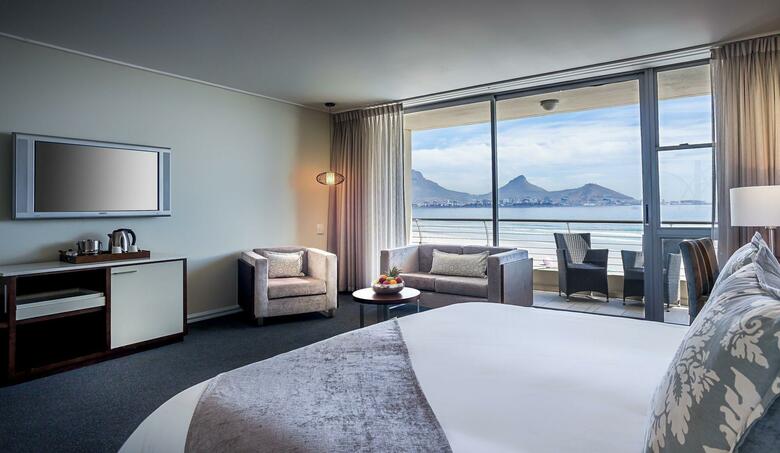 Lagoon Beach Hotel & Spa