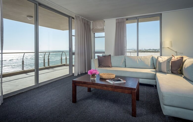 Lagoon Beach Hotel & Spa