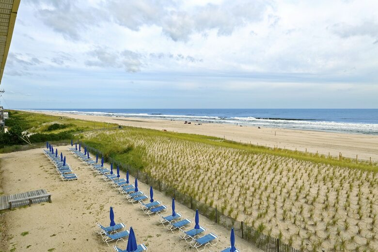 Motel Drifting Sands Oceanfront Hotel