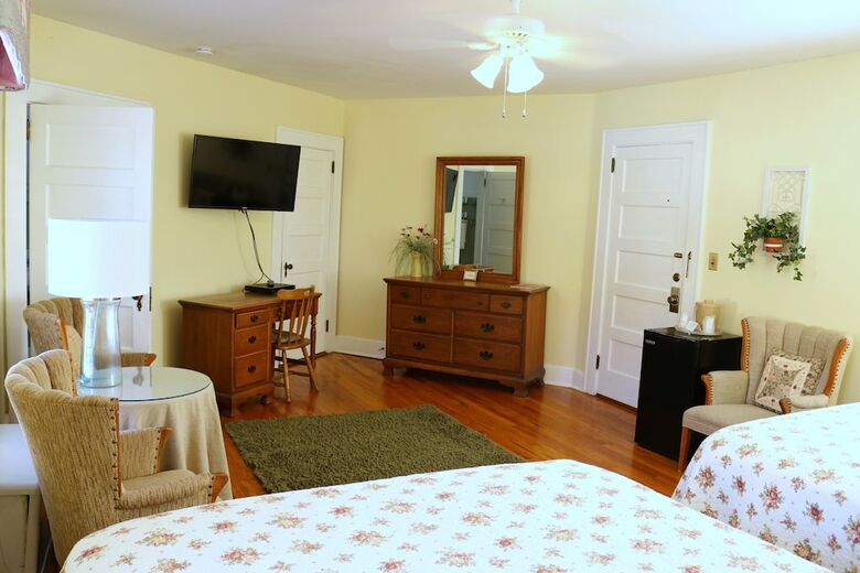Bed & Breakfast Echo Mountain Inn