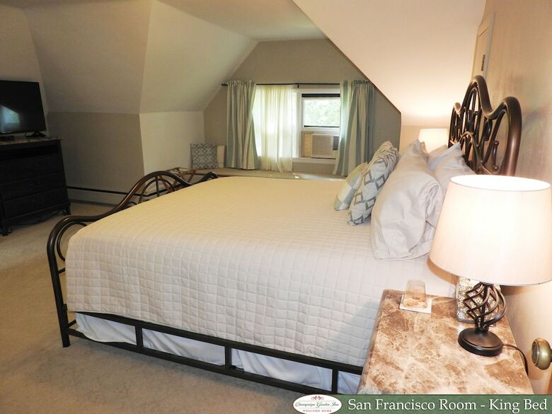 Bed & Breakfast Champaign Garden Inn