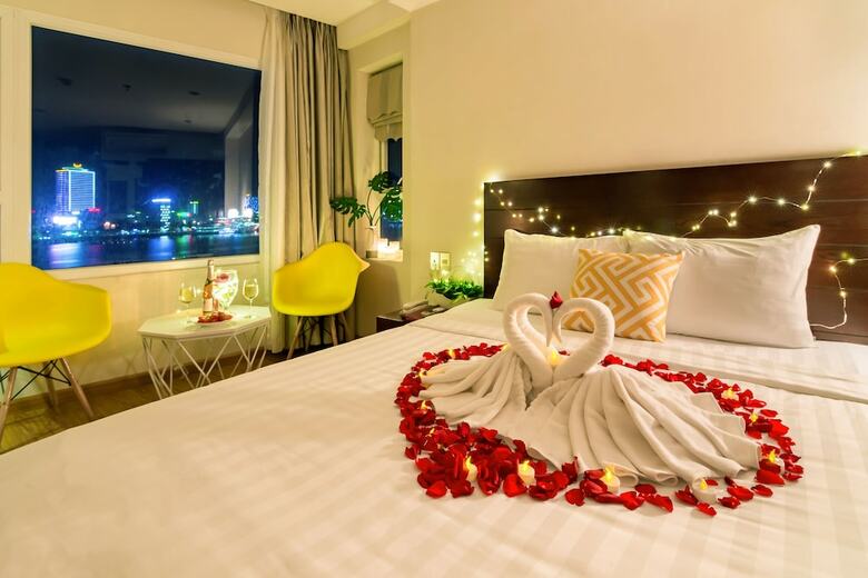 Happy Day Hotel