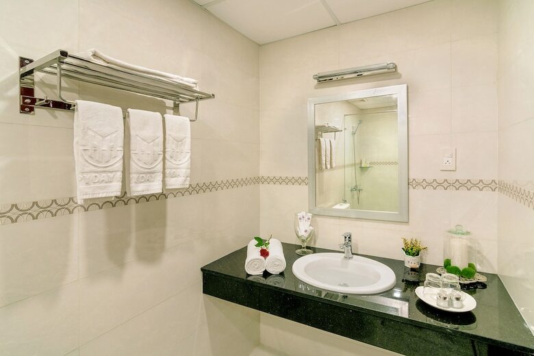 Happy Day Hotel