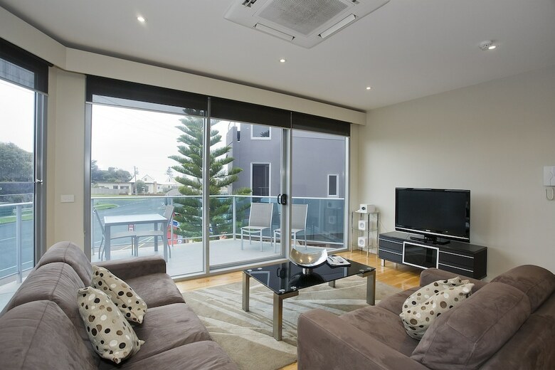 7 Bell Street Apartments