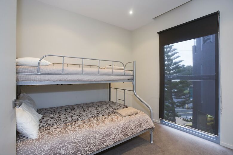 7 Bell Street Apartments