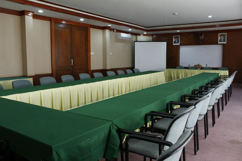 Surya Pesona Beach Hotel