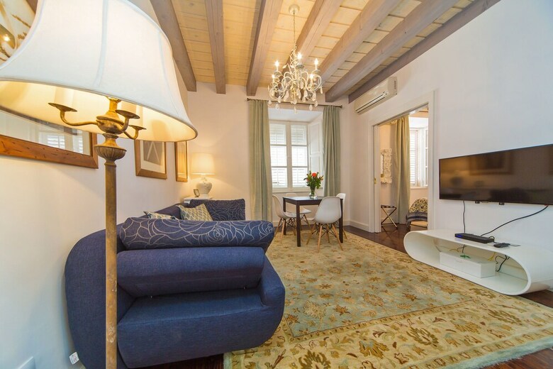 Old Town Apartments By Irundo