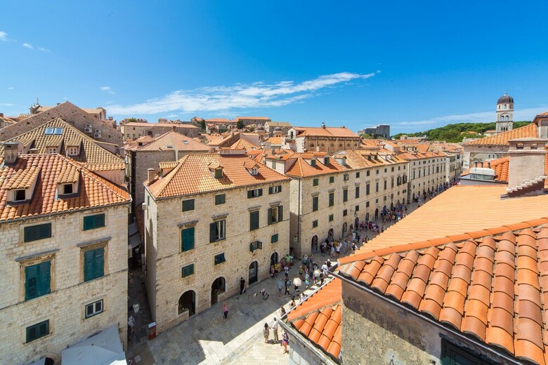 Old Town Apartments By Irundo
