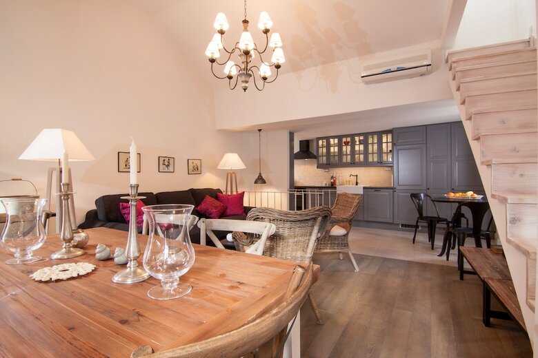 Old Town Apartments By Irundo
