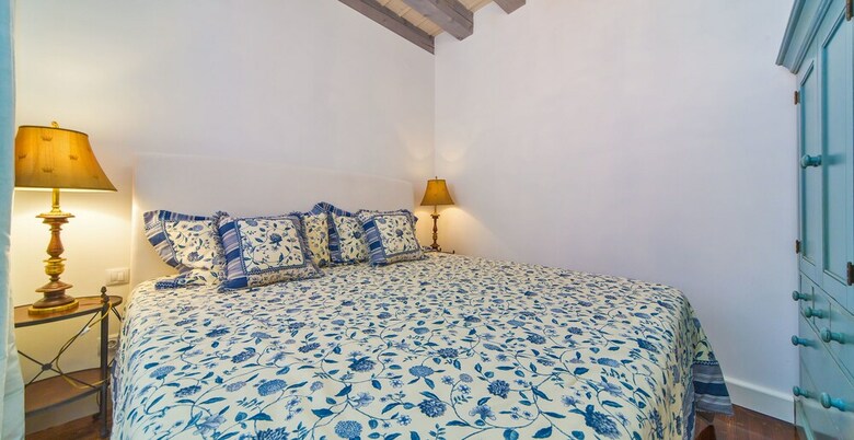 Old Town Apartments By Irundo