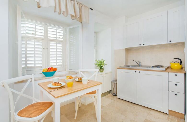 Old Town Apartments By Irundo