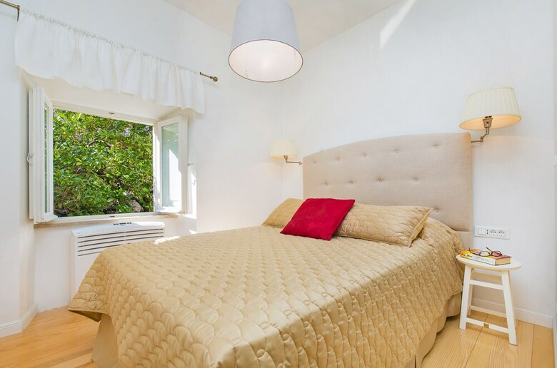 Old Town Apartments By Irundo