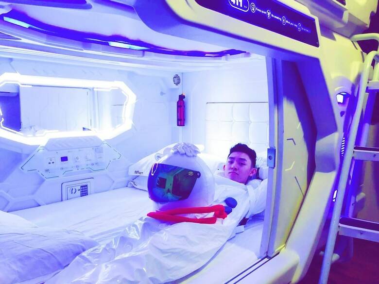 Met A Space Pod @ Boat Quay