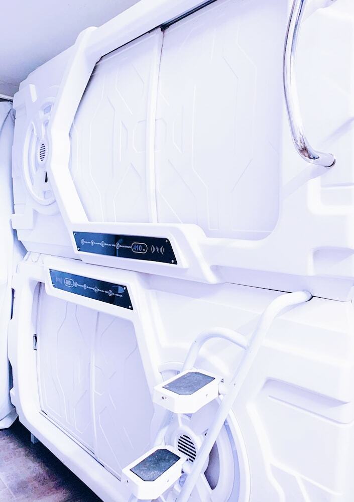 Met A Space Pod @ Boat Quay